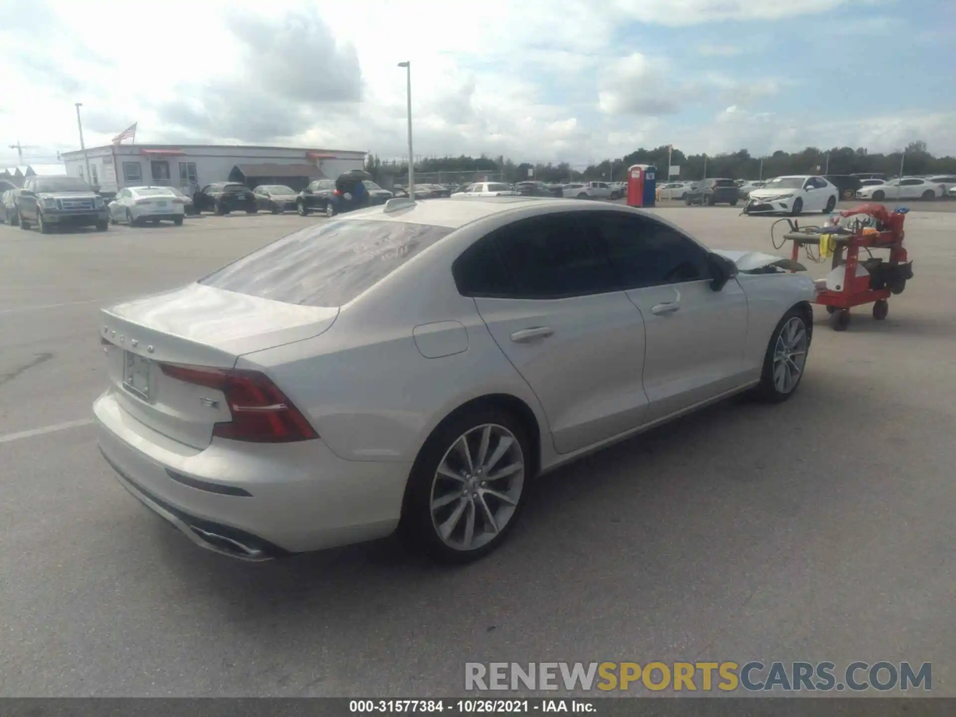 4 Photograph of a damaged car 7JR102TZ9MG112479 VOLVO S60 2021