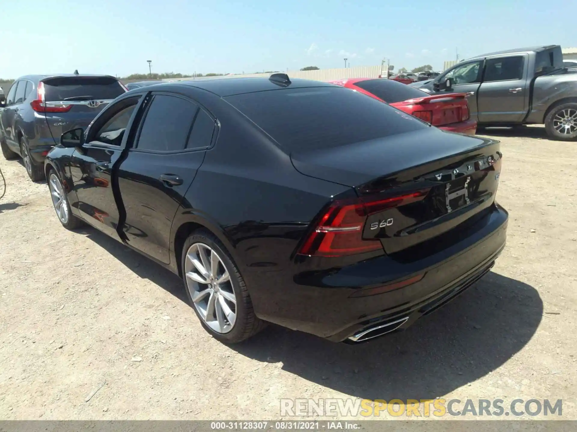 3 Photograph of a damaged car 7JR102TZ9MG113311 VOLVO S60 2021