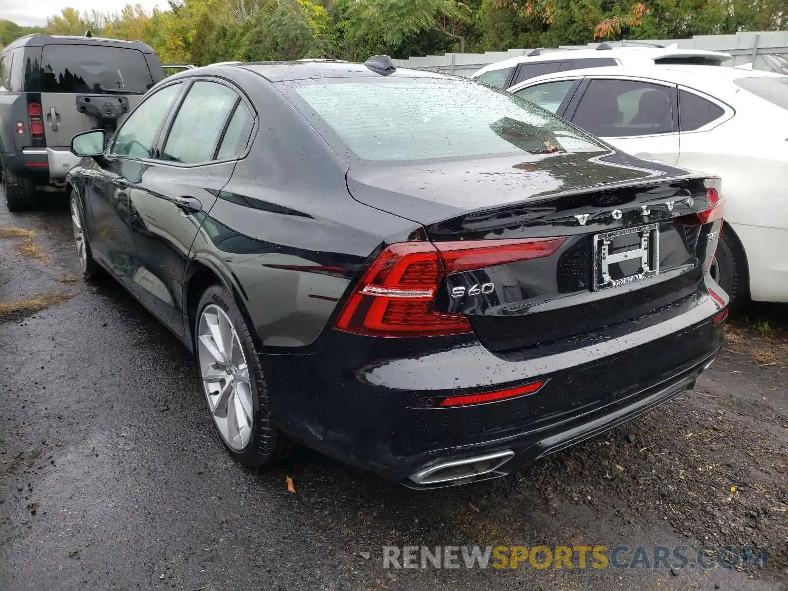 3 Photograph of a damaged car 7JR102TZ9MG118153 VOLVO S60 2021