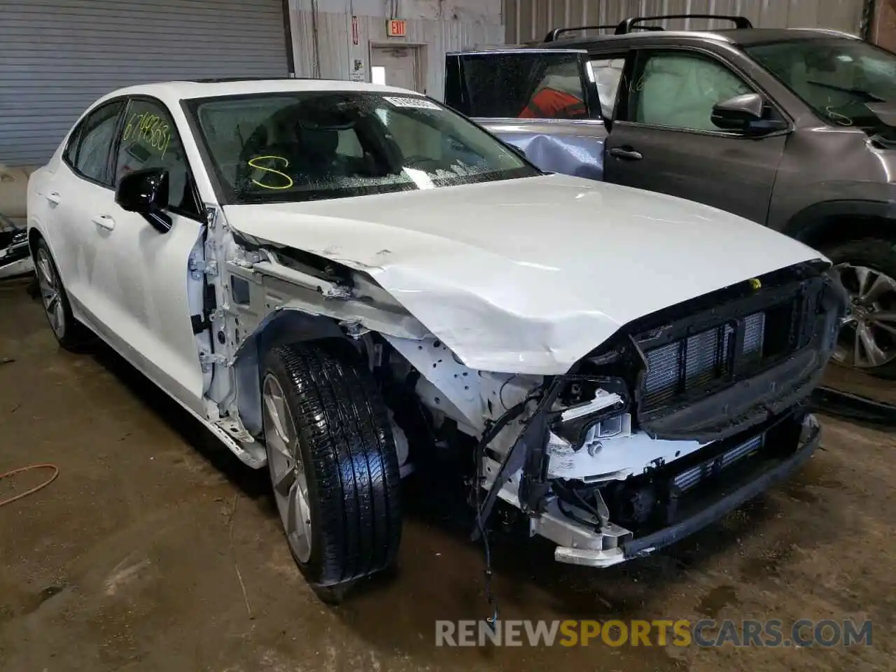 1 Photograph of a damaged car 7JR102TZXMG112474 VOLVO S60 2021