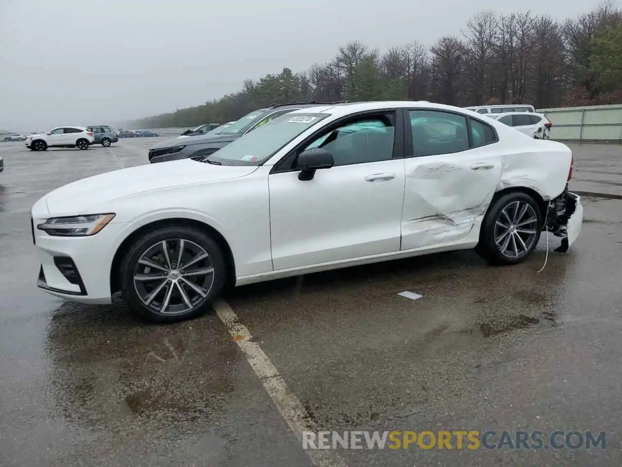 1 Photograph of a damaged car 7JR102TZXMG123085 VOLVO S60 2021