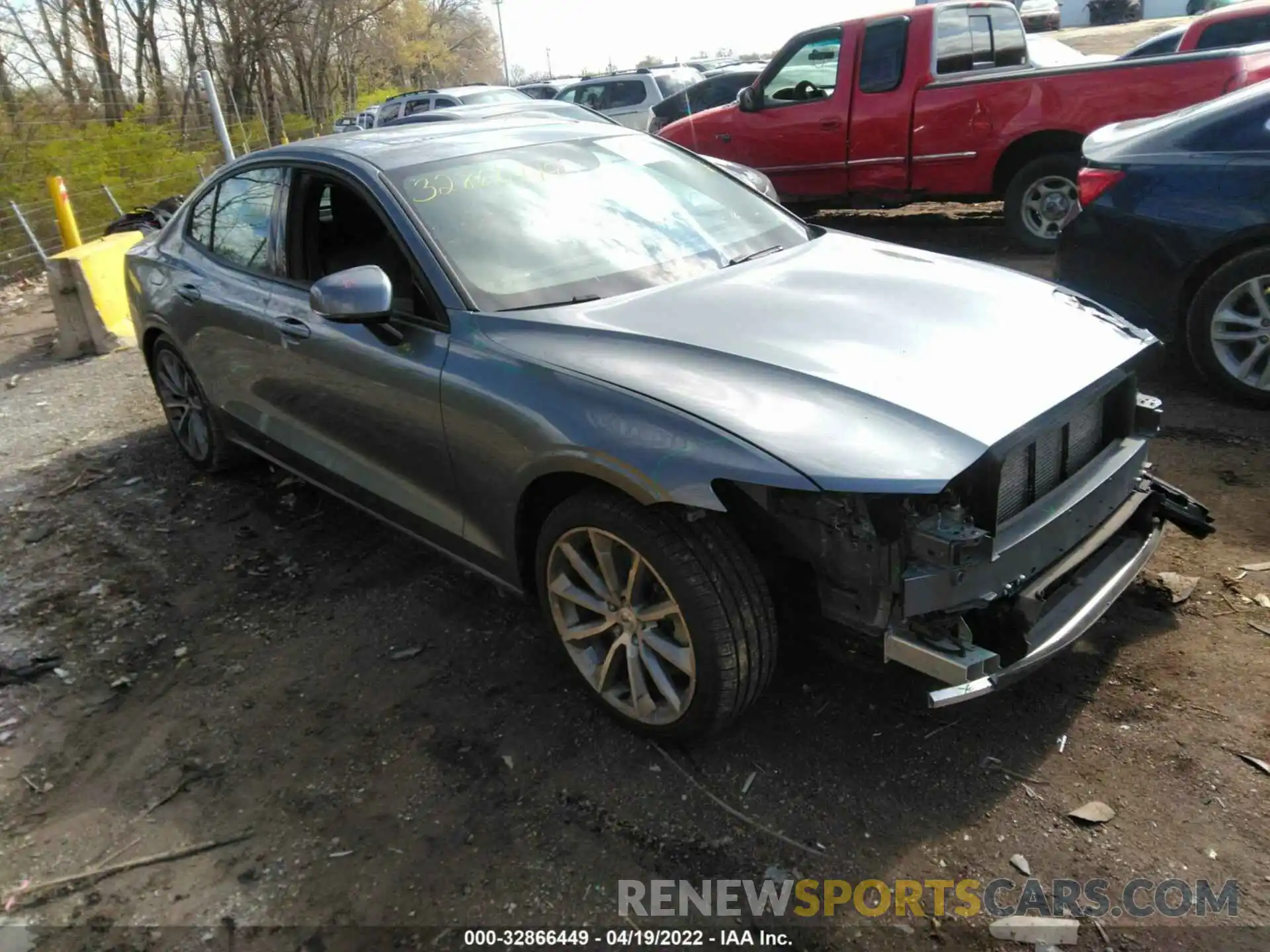 1 Photograph of a damaged car 7JRA22TK1MG090975 VOLVO S60 2021