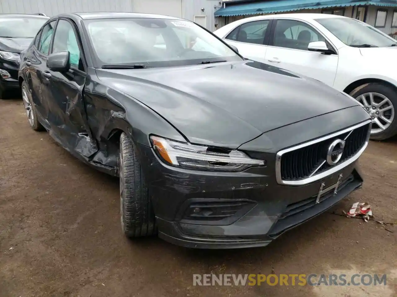 1 Photograph of a damaged car 7JRA22TK1MG092158 VOLVO S60 2021