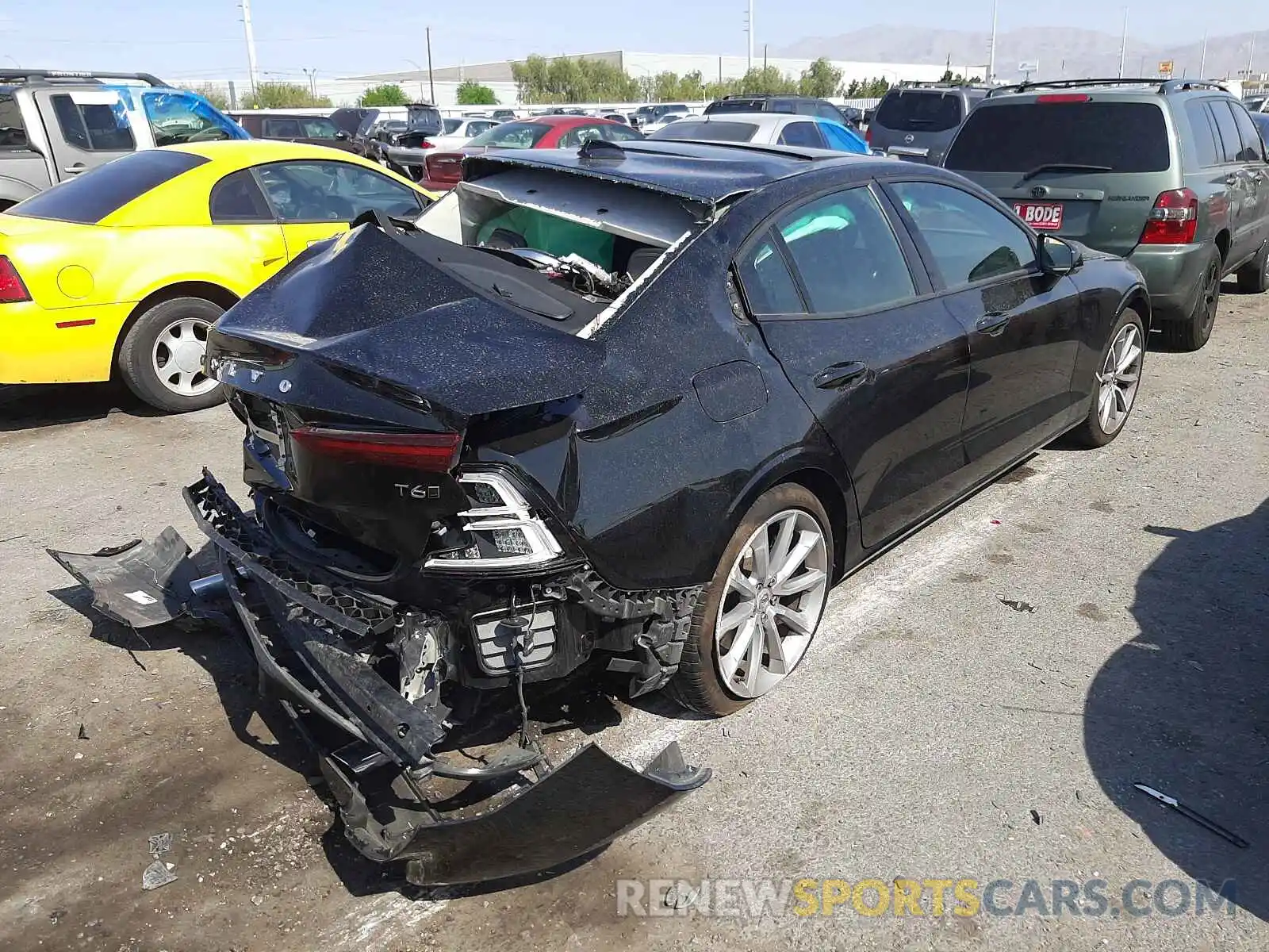 4 Photograph of a damaged car 7JRA22TK2MG080696 VOLVO S60 2021