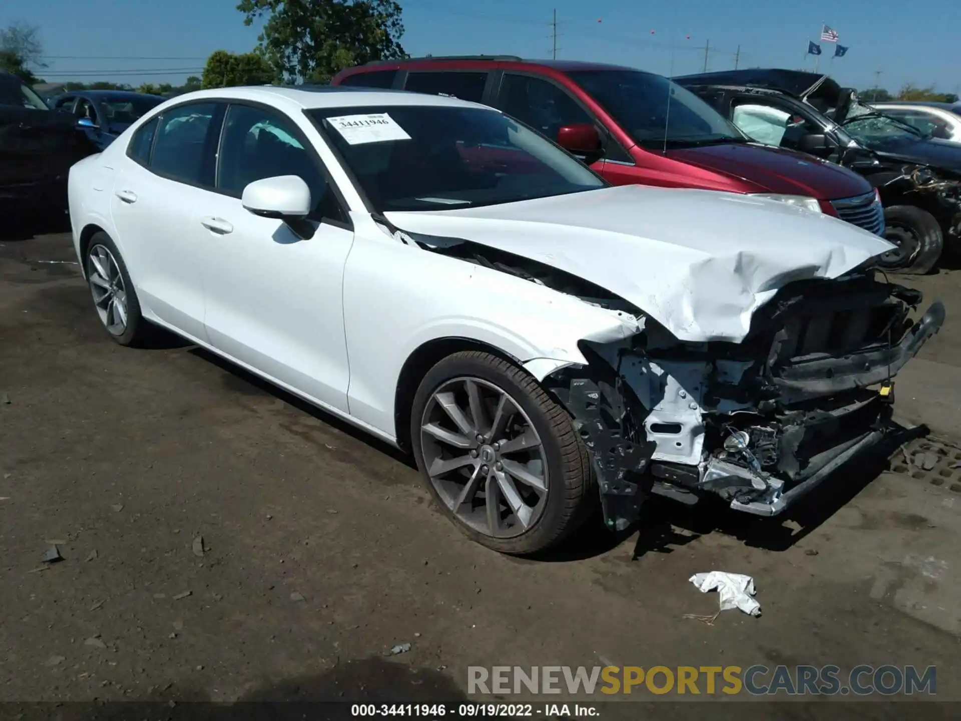 1 Photograph of a damaged car 7JRA22TK2MG094212 VOLVO S60 2021