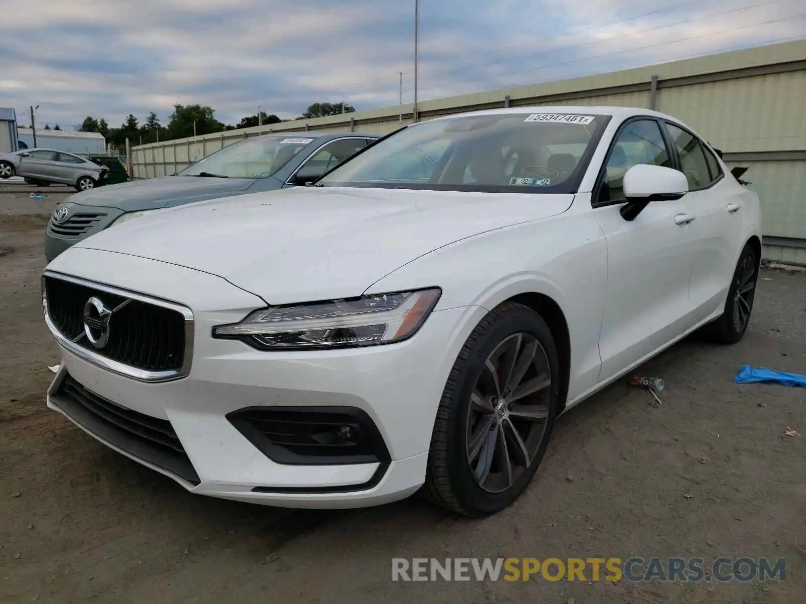 2 Photograph of a damaged car 7JRA22TK2MG095375 VOLVO S60 2021