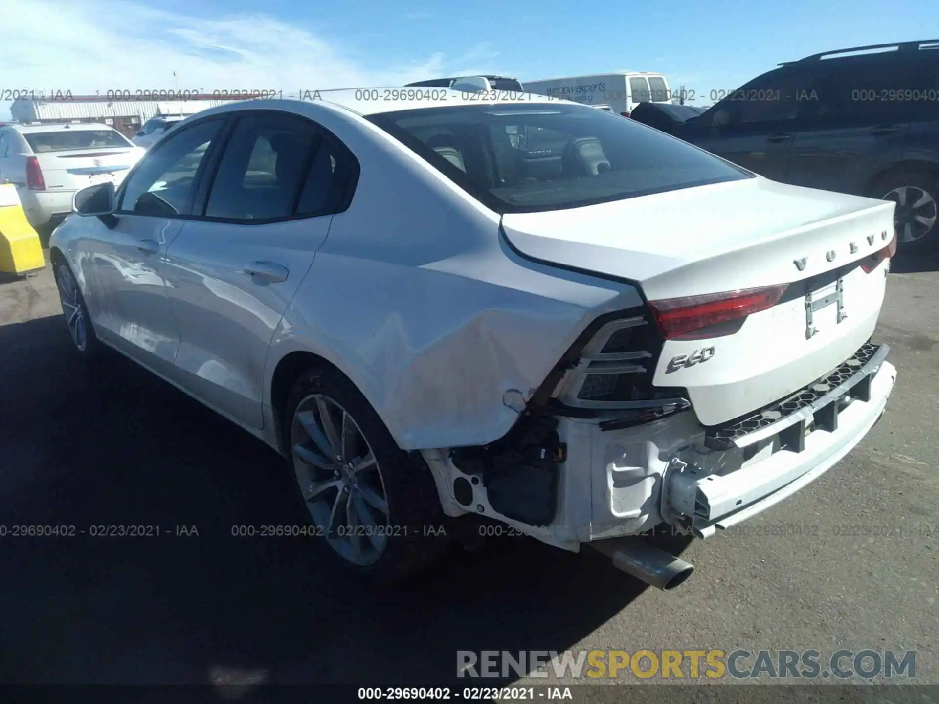 3 Photograph of a damaged car 7JRA22TK7MG080371 VOLVO S60 2021