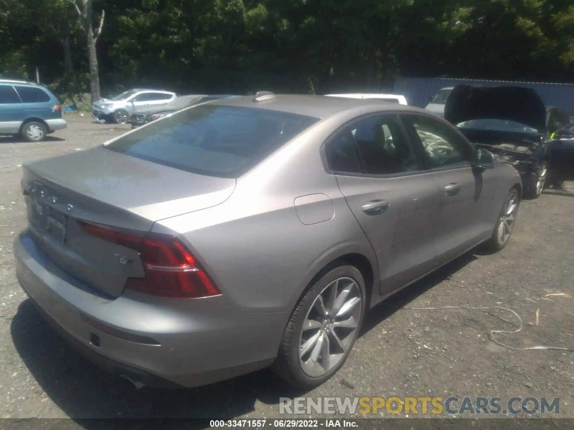 4 Фотография поврежденного автомобиля 7JRA22TK7MG092567 VOLVO S60 2021