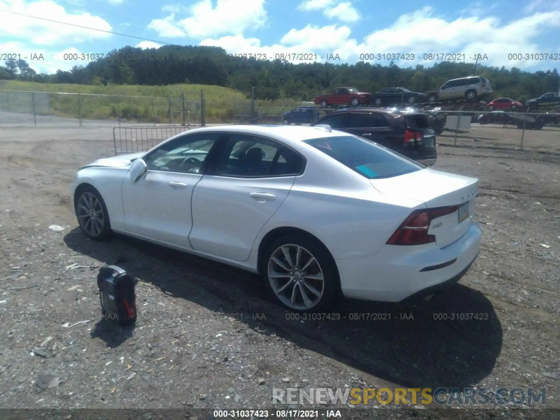 3 Photograph of a damaged car 7JRA22TK9MG080744 VOLVO S60 2021