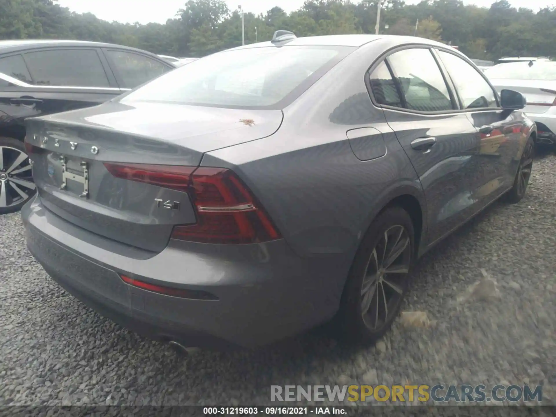 4 Photograph of a damaged car 7JRA22TK9MG094059 VOLVO S60 2021