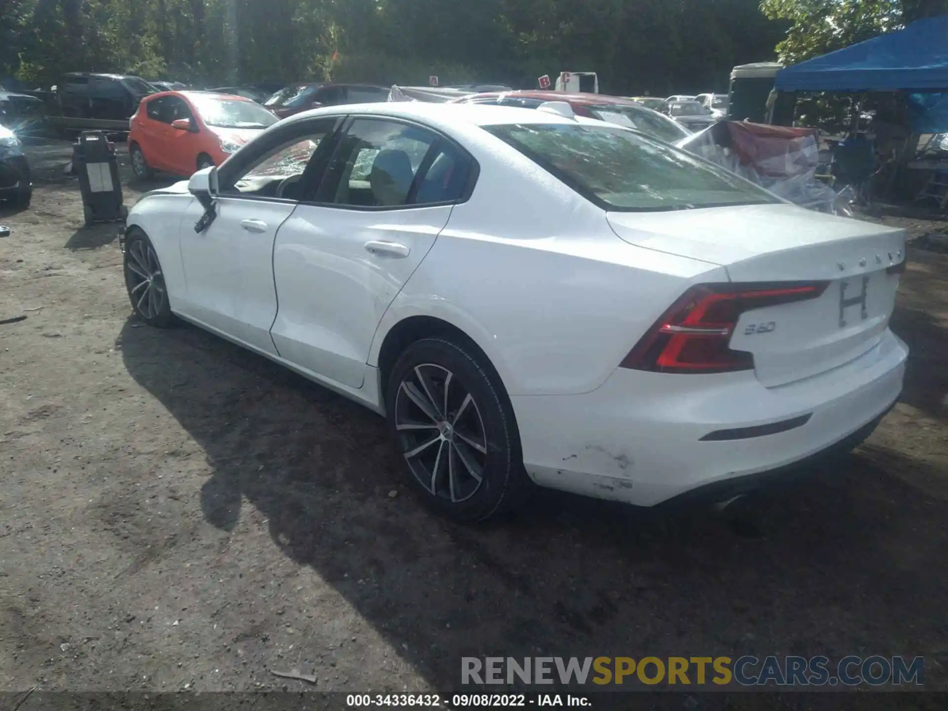 3 Photograph of a damaged car 7JRA22TK9MG095034 VOLVO S60 2021