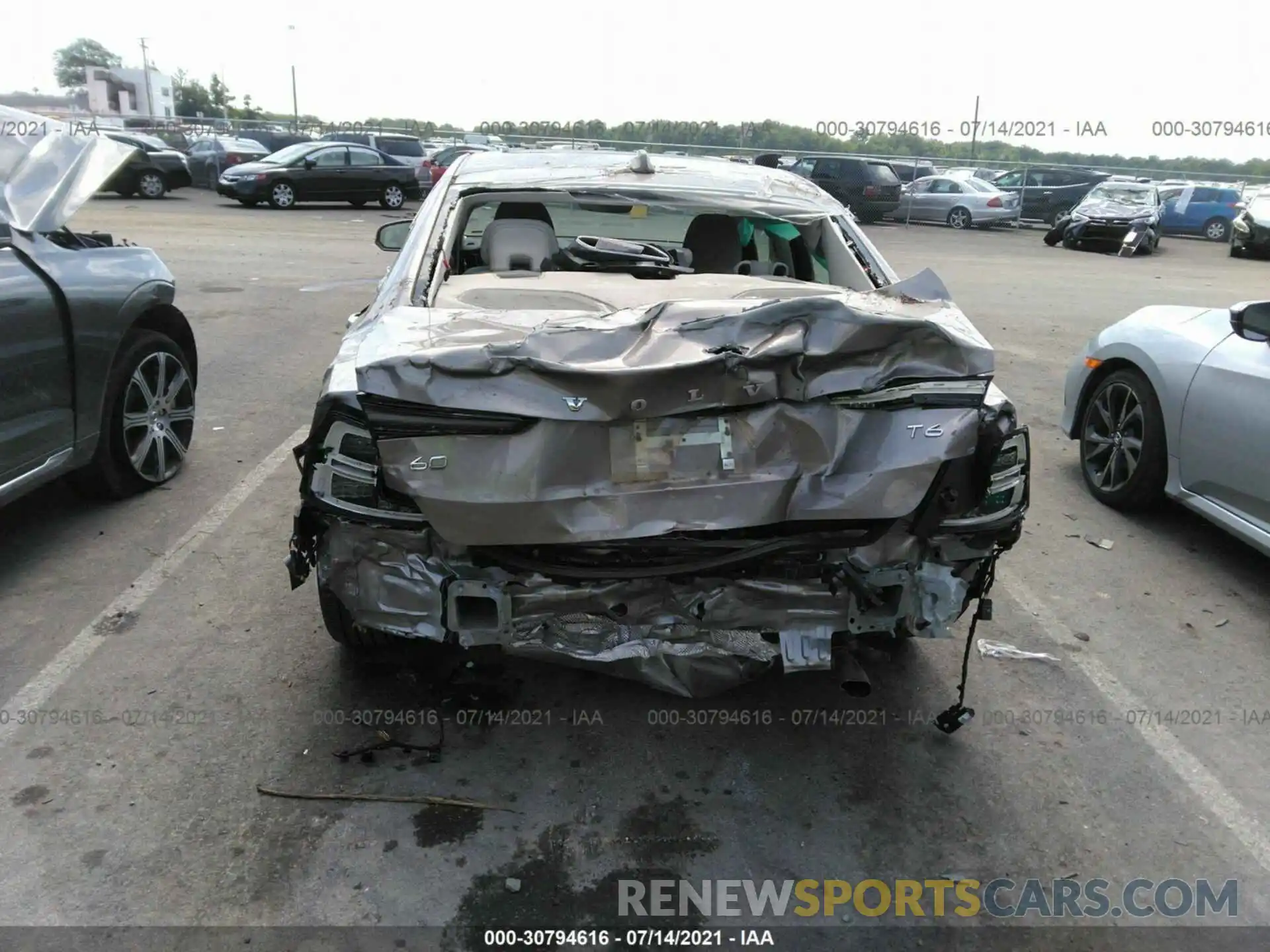 6 Photograph of a damaged car 7JRA22TL3MG091666 VOLVO S60 2021