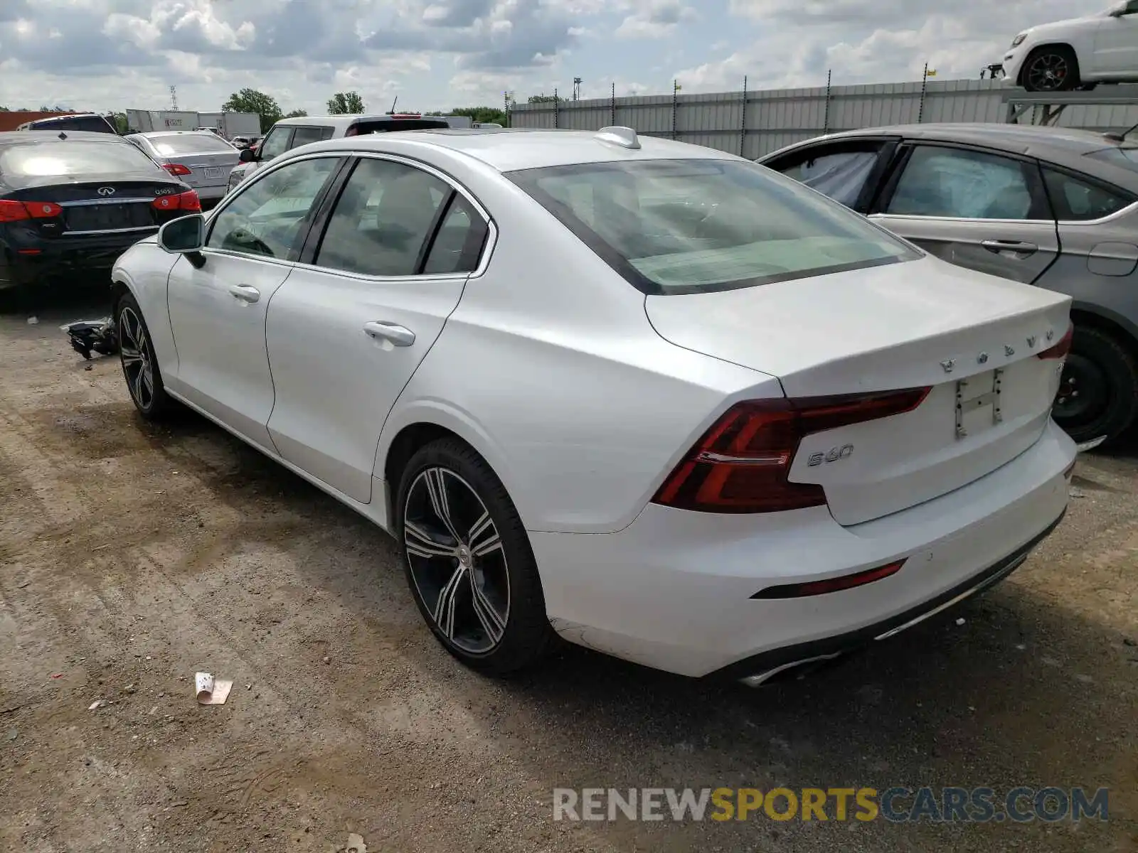 3 Photograph of a damaged car 7JRA22TL9MG081286 VOLVO S60 2021