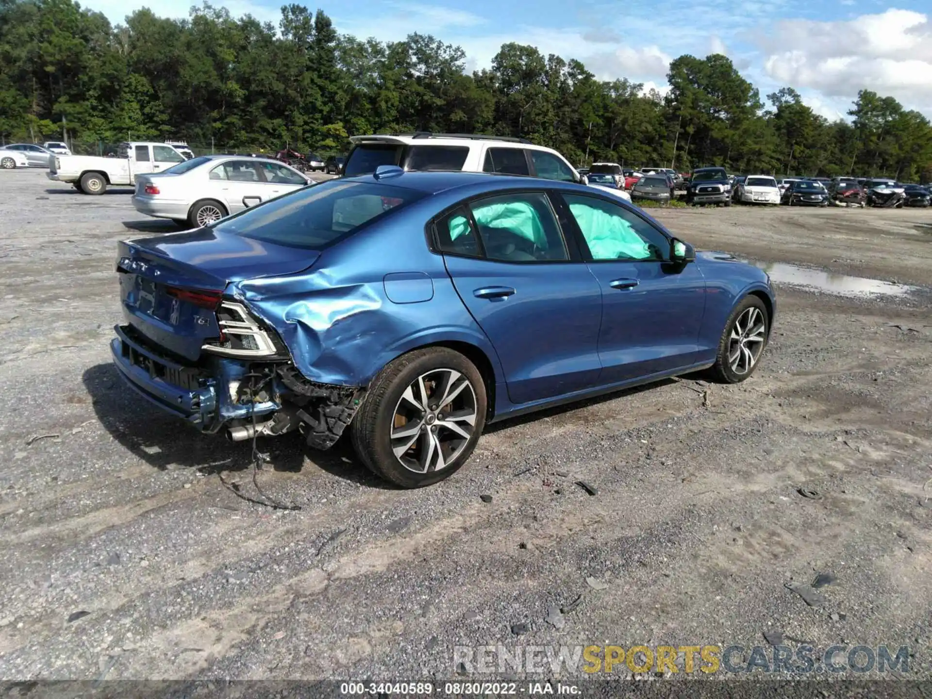 4 Photograph of a damaged car 7JRA22TM3MG102299 VOLVO S60 2021