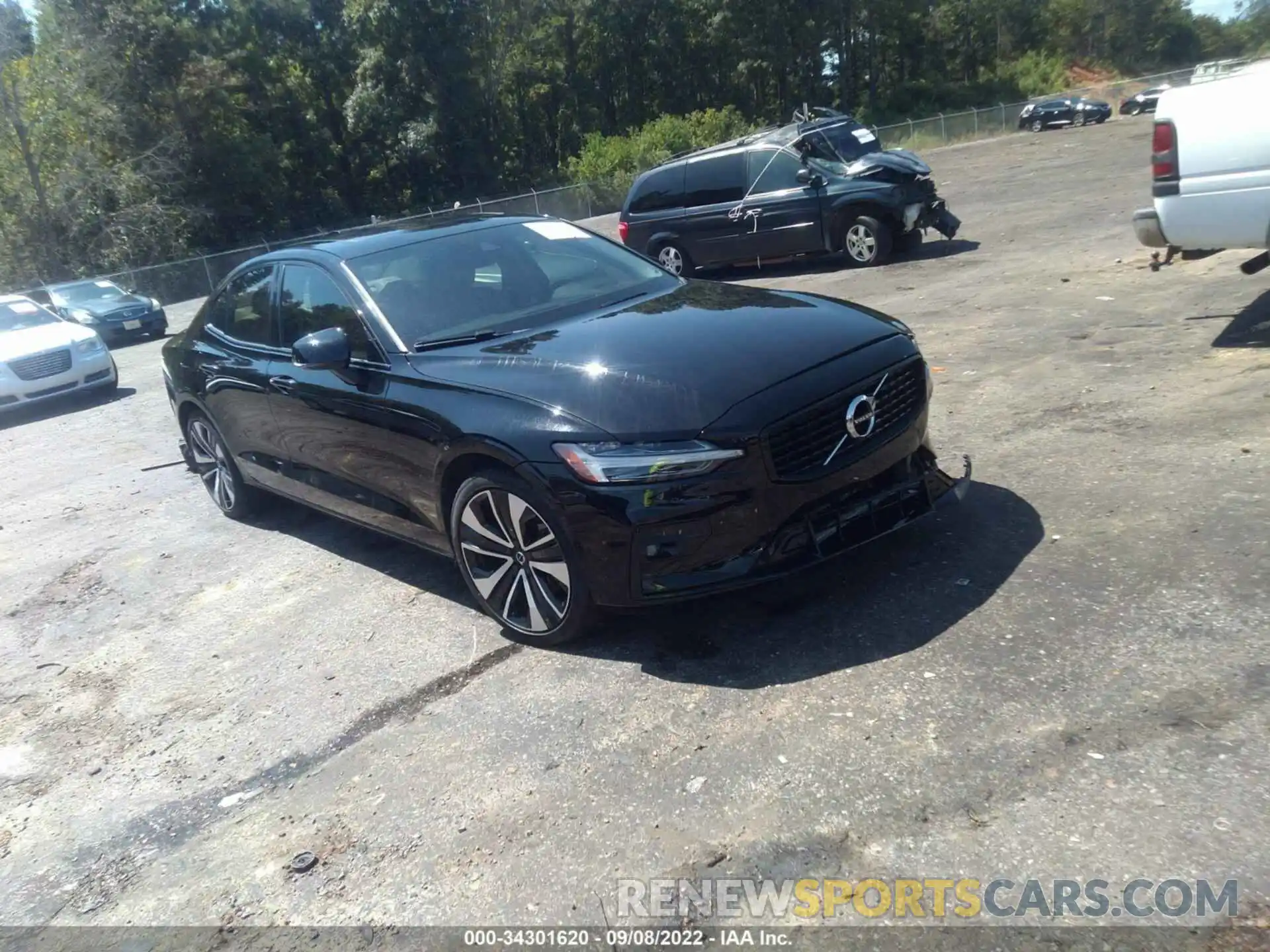 1 Photograph of a damaged car 7JRL12TZ1NG153860 VOLVO S60 2022