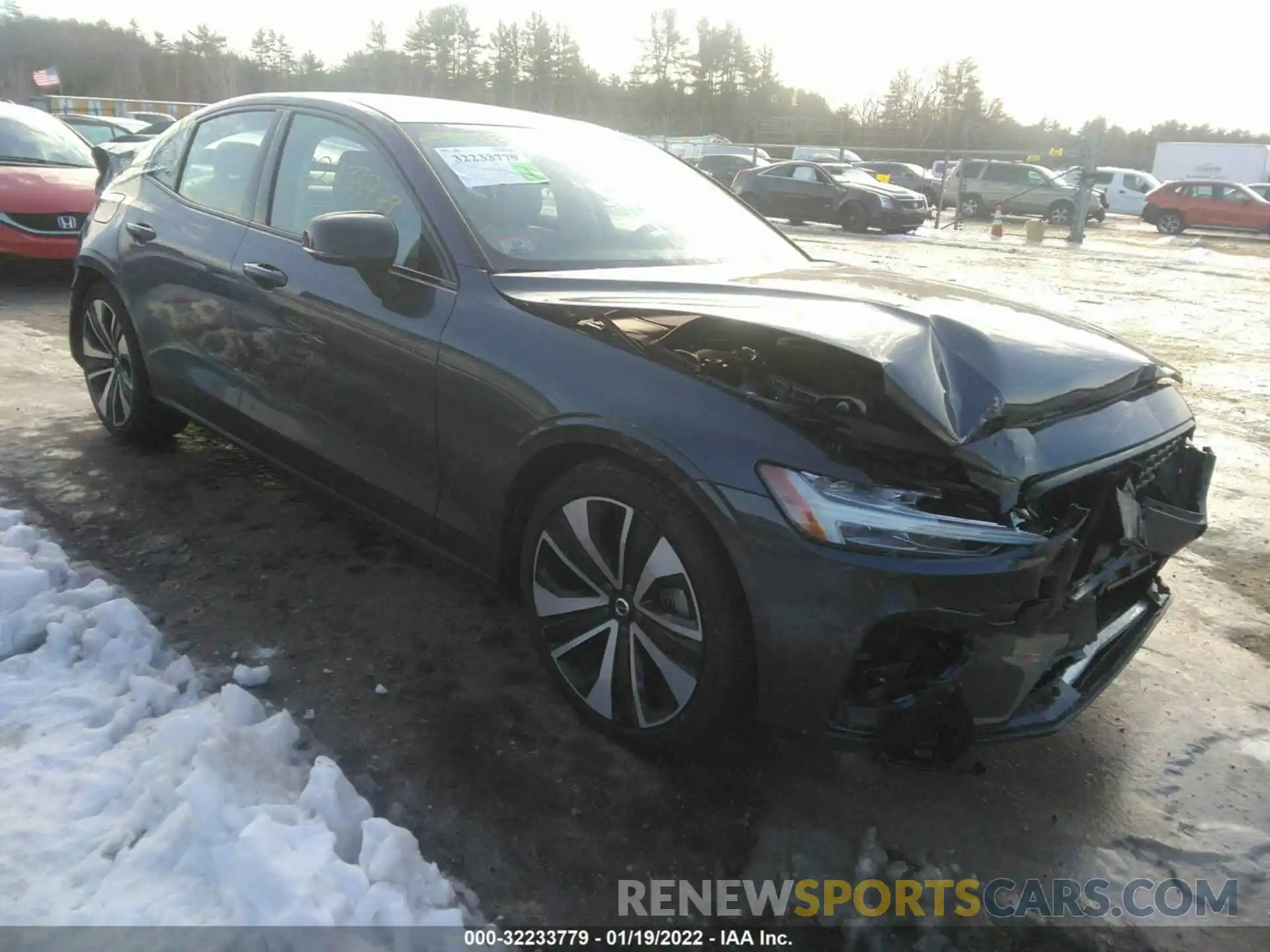 1 Photograph of a damaged car 7JRL12TZXNG161438 VOLVO S60 2022