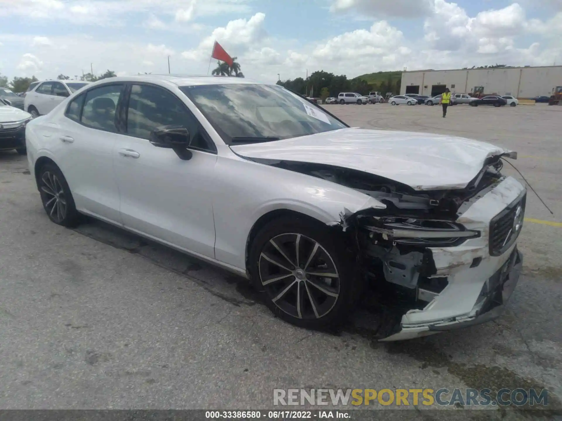 1 Photograph of a damaged car 7JRL12TZXNG177641 VOLVO S60 2022