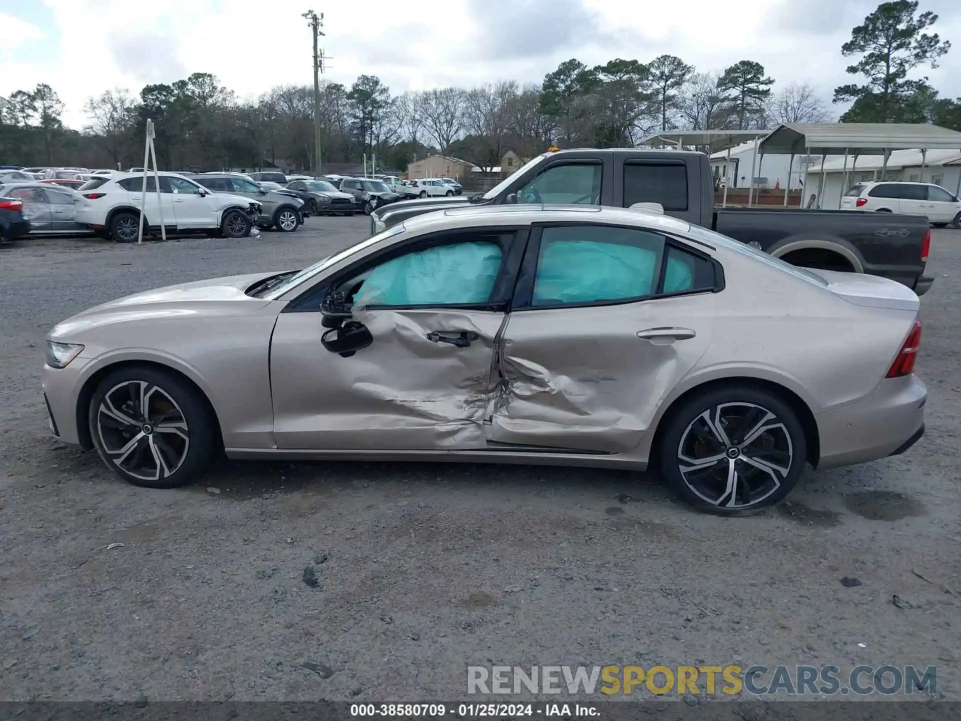 14 Photograph of a damaged car 7JRL12TL0PG254290 VOLVO S60 2023