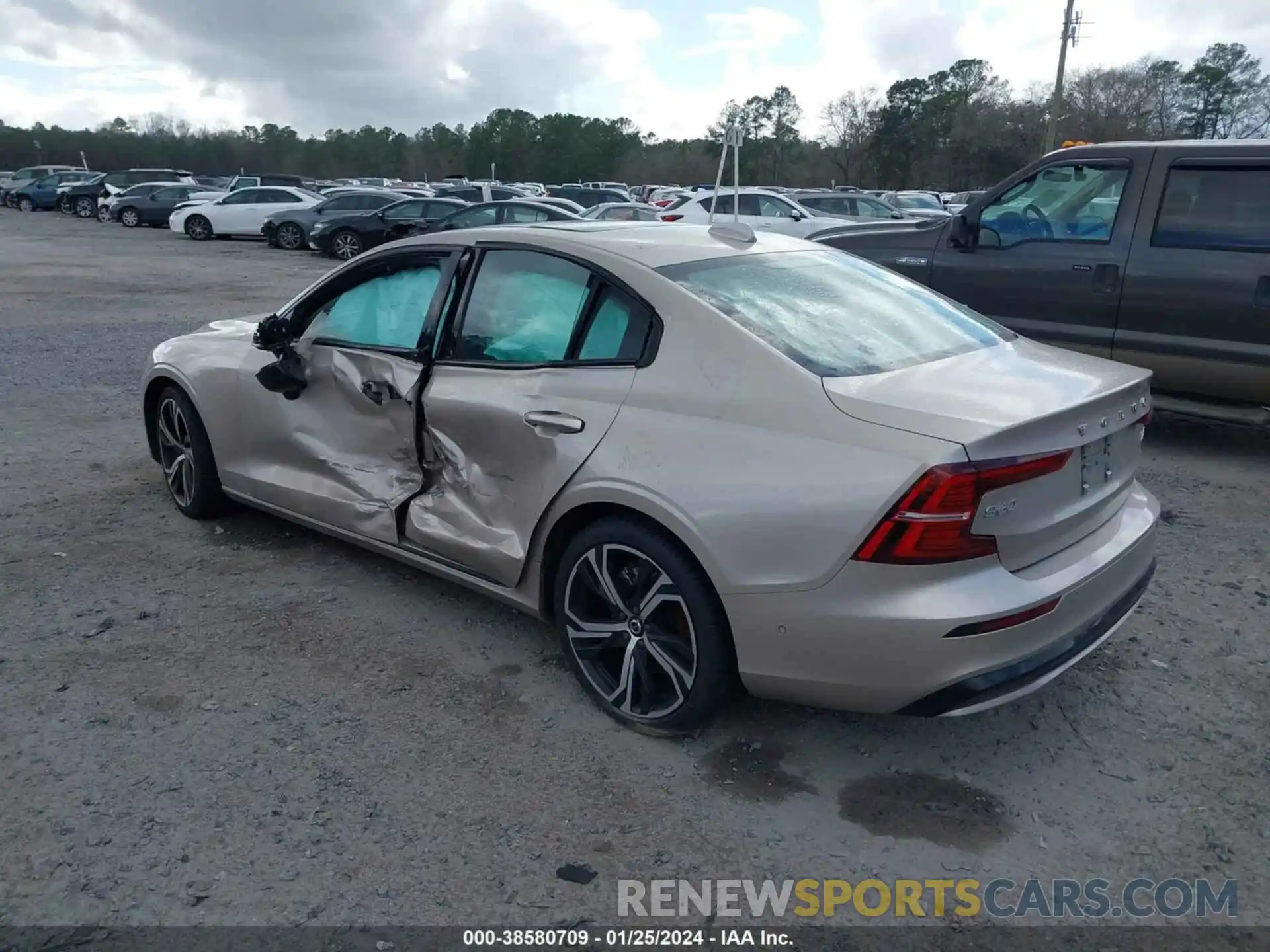 3 Photograph of a damaged car 7JRL12TL0PG254290 VOLVO S60 2023