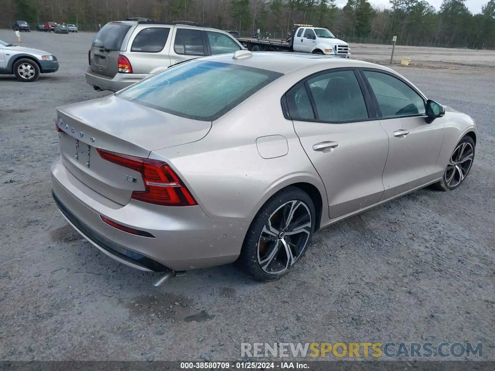 4 Photograph of a damaged car 7JRL12TL0PG254290 VOLVO S60 2023