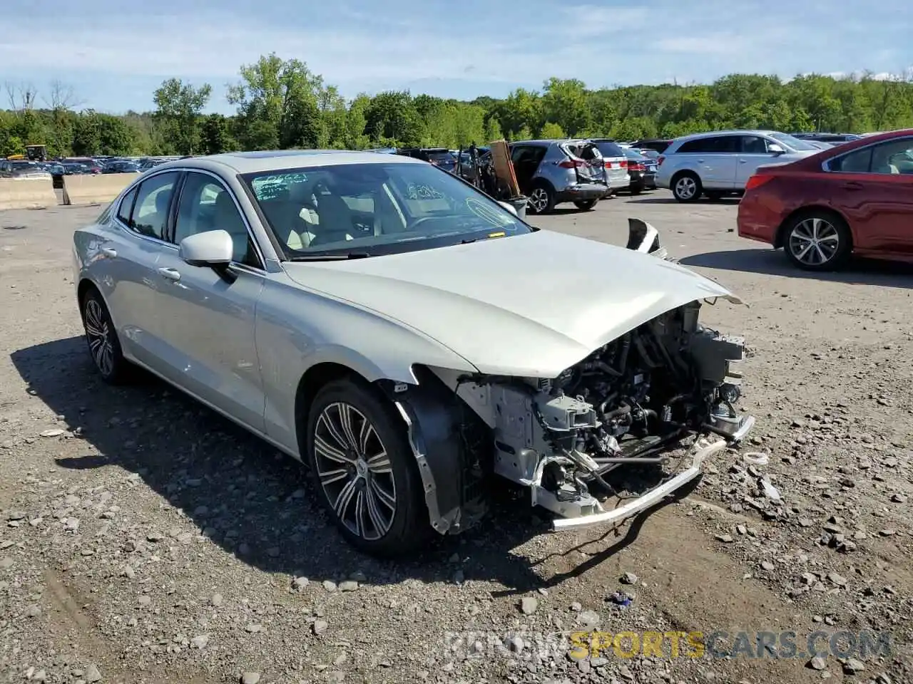 1 Photograph of a damaged car 7JRL12TL7NG154622 VOLVO S60 B5 INS 2022