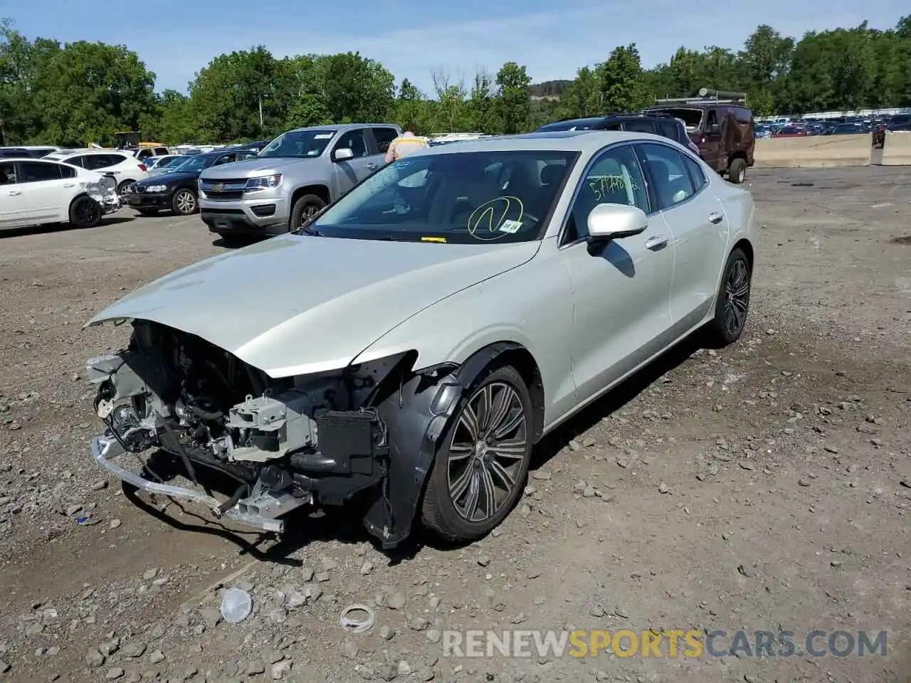 2 Photograph of a damaged car 7JRL12TL7NG154622 VOLVO S60 B5 INS 2022