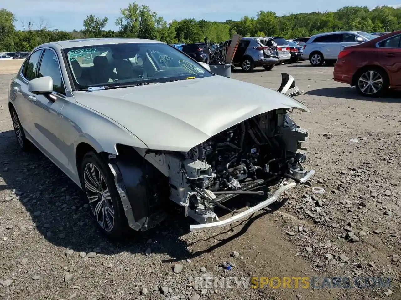 9 Photograph of a damaged car 7JRL12TL7NG154622 VOLVO S60 B5 INS 2022