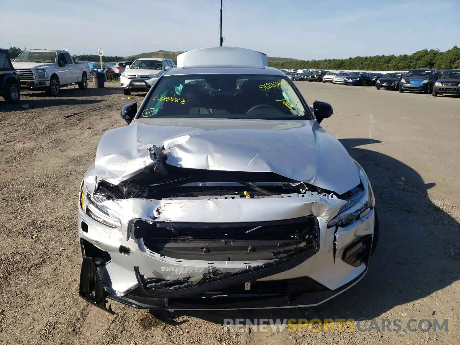 9 Photograph of a damaged car 7JRL12FZ3NG155802 VOLVO S60 B5 MOM 2022