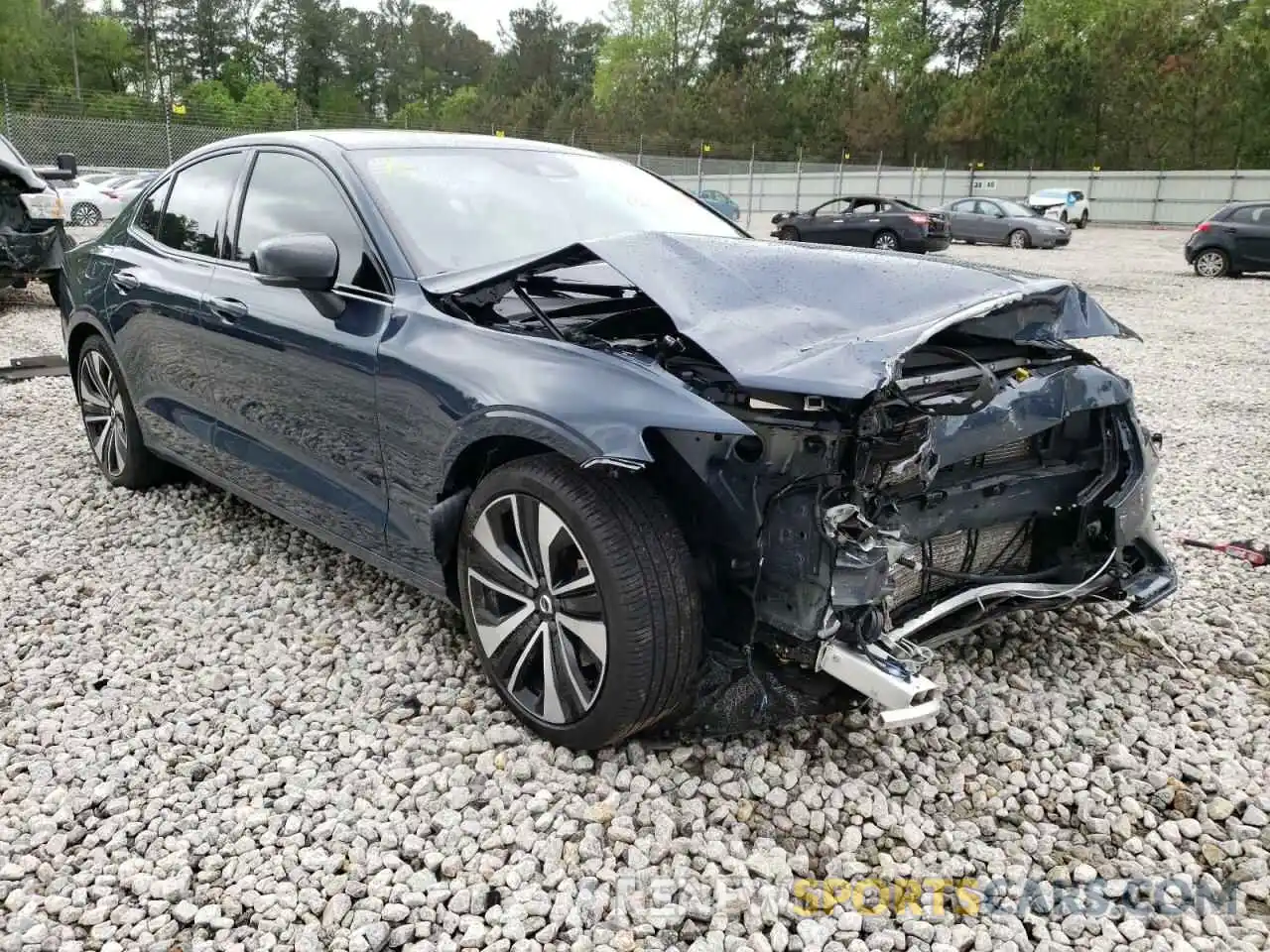 1 Photograph of a damaged car 7JRL12FZ5NG160483 VOLVO S60 B5 MOM 2022