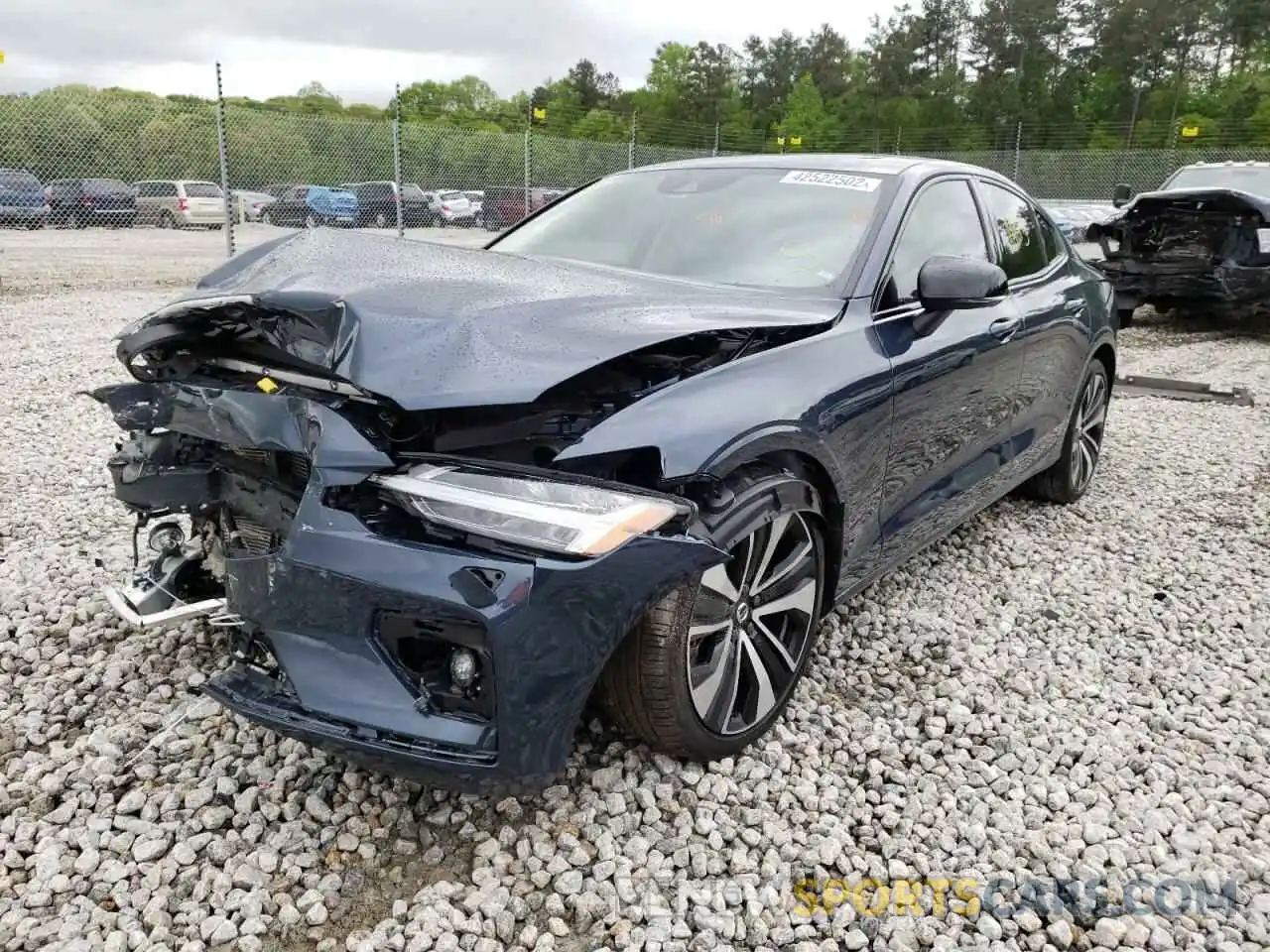 2 Photograph of a damaged car 7JRL12FZ5NG160483 VOLVO S60 B5 MOM 2022