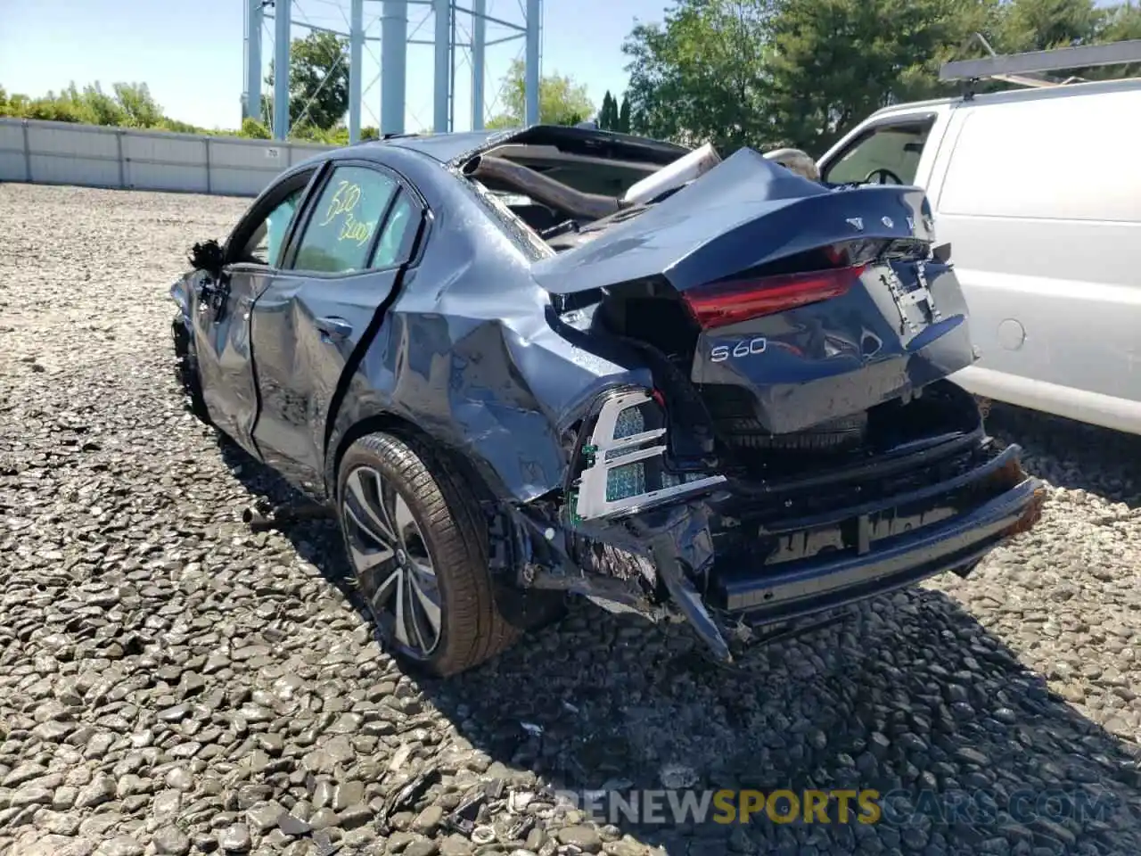 3 Photograph of a damaged car 7JRL12TZ0NG154451 VOLVO S60 B5 MOM 2022