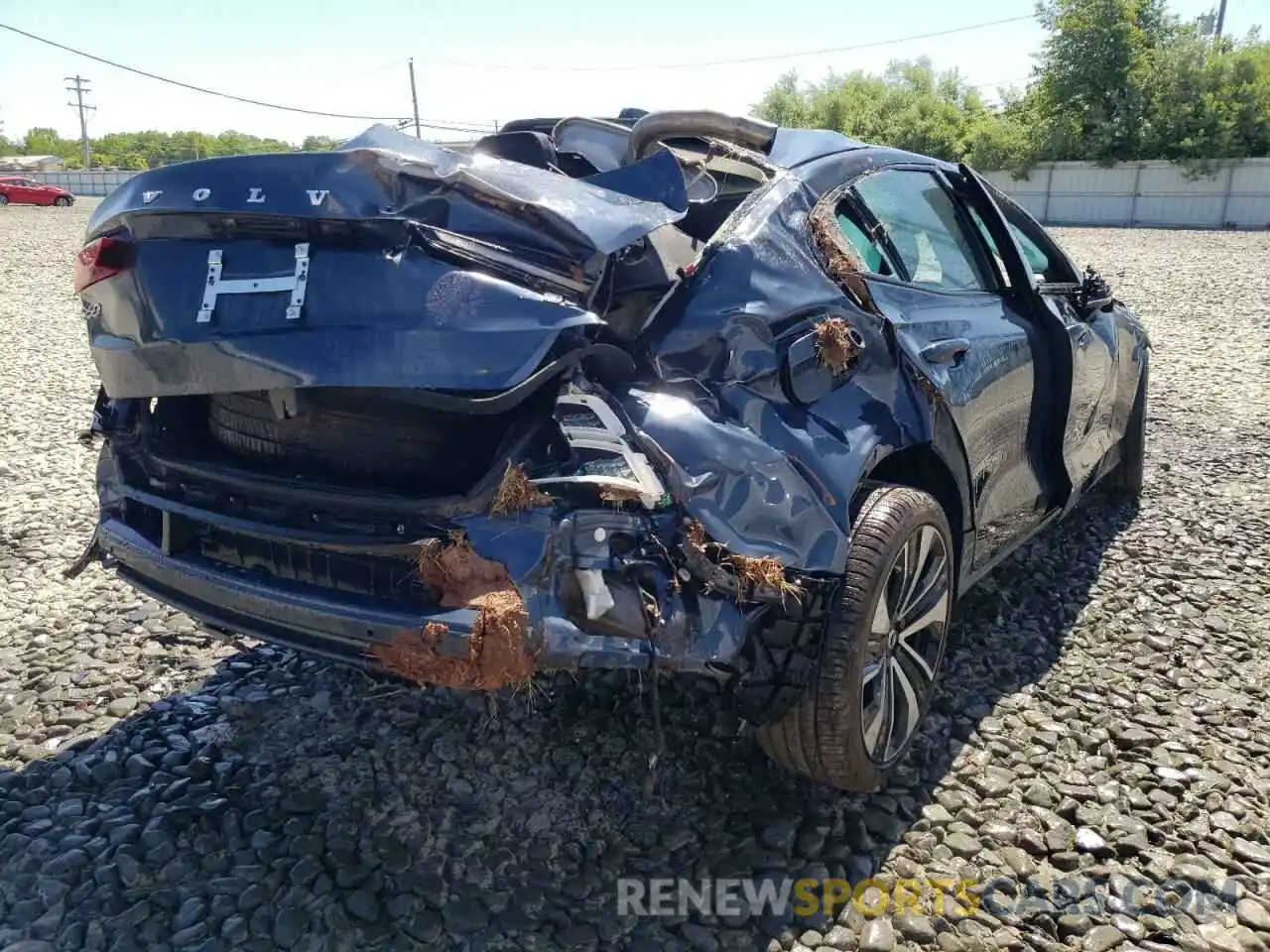 4 Photograph of a damaged car 7JRL12TZ0NG154451 VOLVO S60 B5 MOM 2022