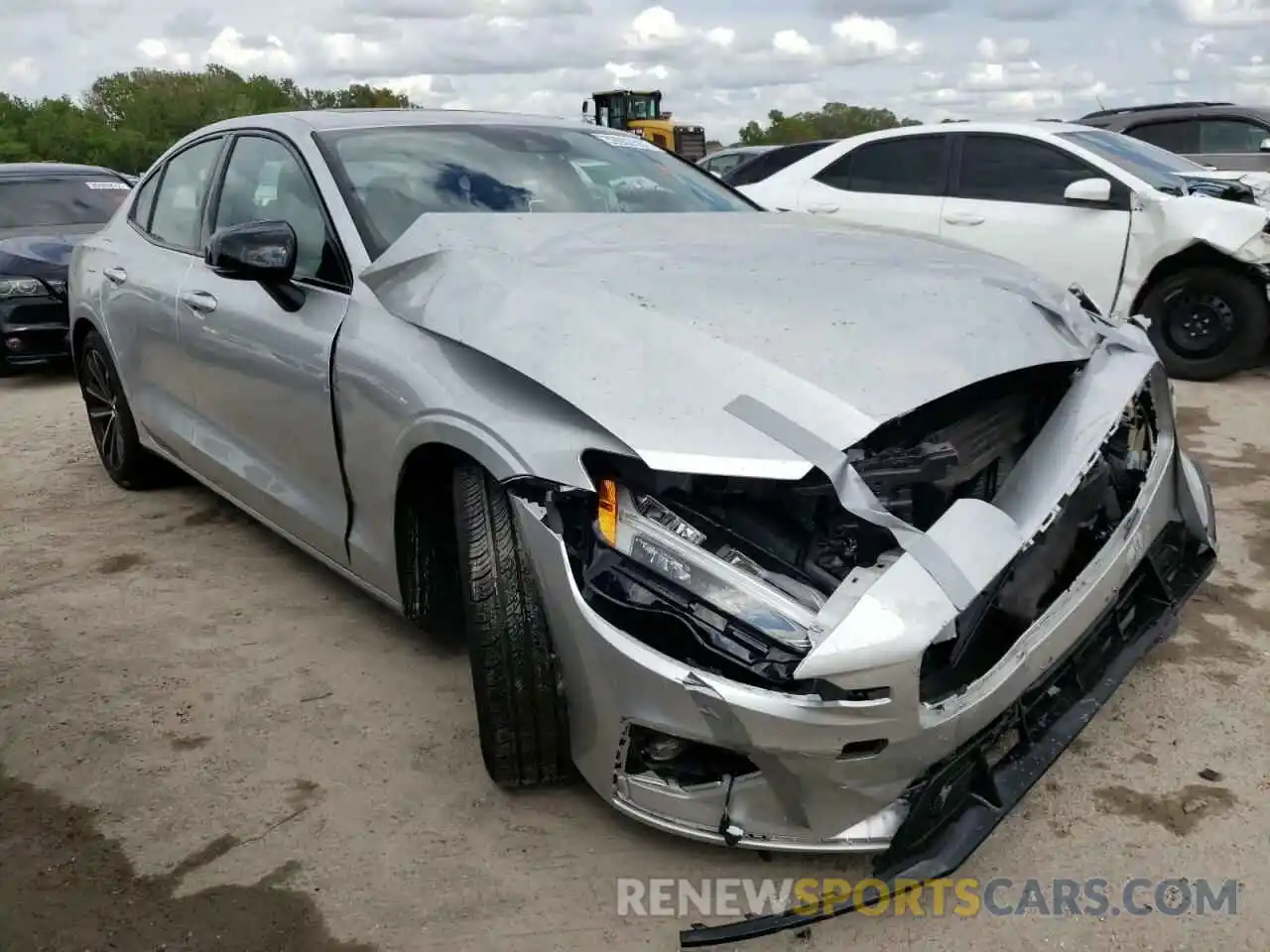 1 Photograph of a damaged car 7JRL12TZ0NG161139 VOLVO S60 B5 MOM 2022