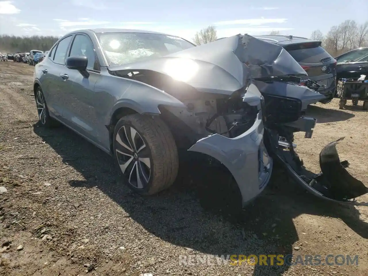 1 Photograph of a damaged car 7JRL12TZ2NG154287 VOLVO S60 B5 MOM 2022