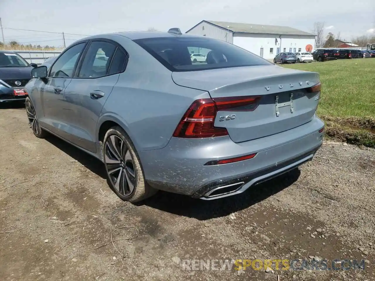 3 Photograph of a damaged car 7JRL12TZ2NG154287 VOLVO S60 B5 MOM 2022