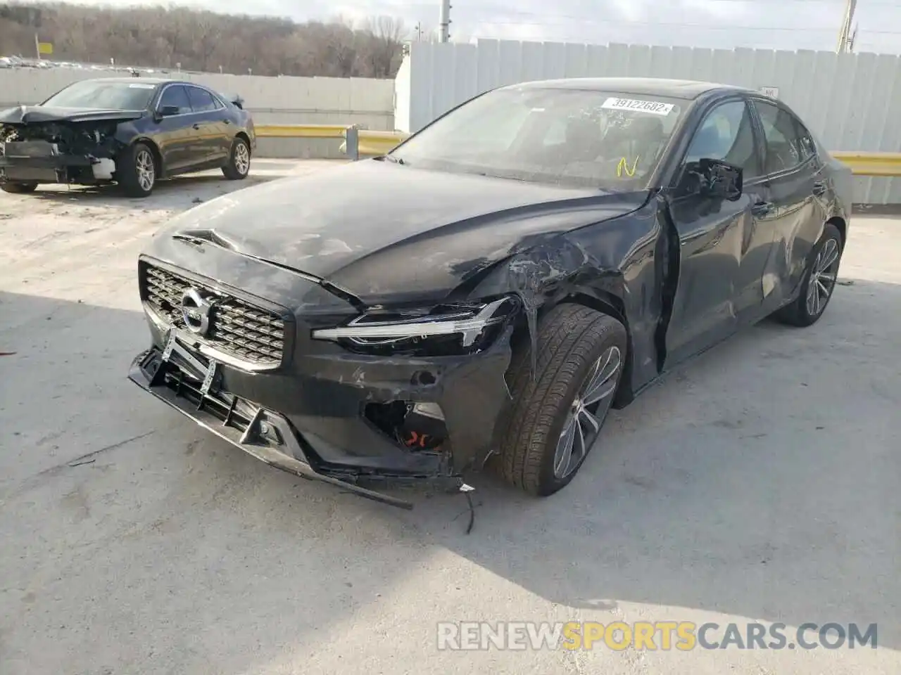 2 Photograph of a damaged car 7JRL12TZ2NG174278 VOLVO S60 B5 MOM 2022