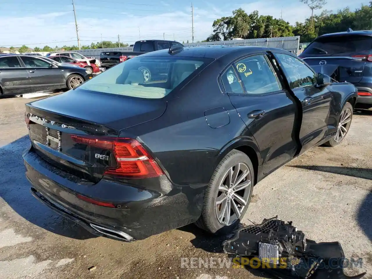 4 Photograph of a damaged car 7JRL12TZ4NG177635 VOLVO S60 B5 MOM 2022