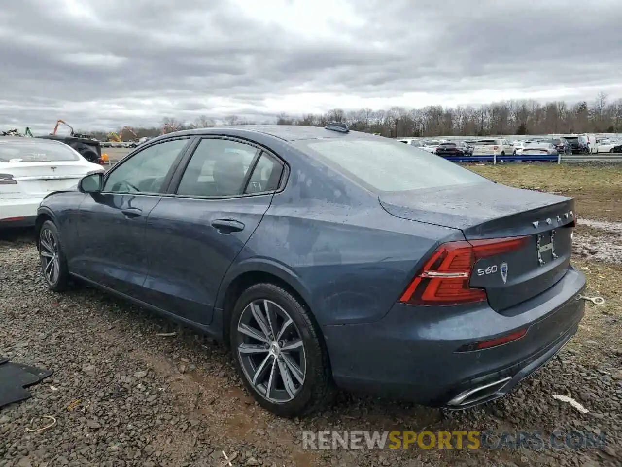 2 Photograph of a damaged car 7JRL12TZ7NG192016 VOLVO S60 B5 MOM 2022