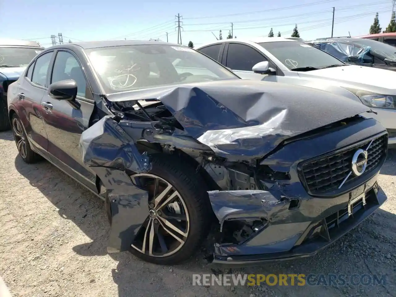 1 Photograph of a damaged car 7JRL12TMXNG154512 VOLVO S60 B5 R-D 2022