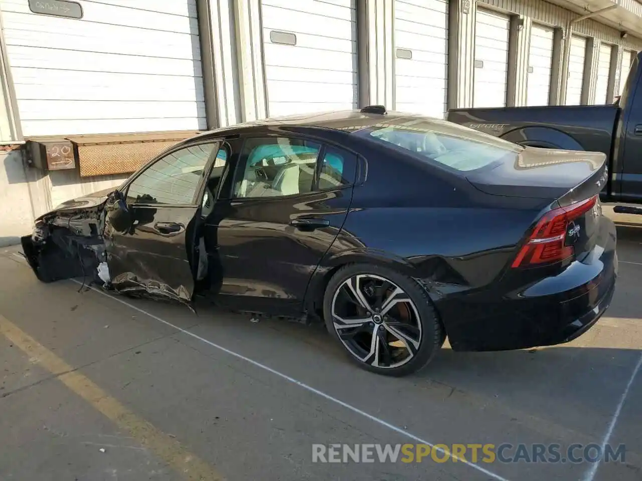 2 Photograph of a damaged car 7JRL12TK4RG282460 VOLVO S60 CORE 2024