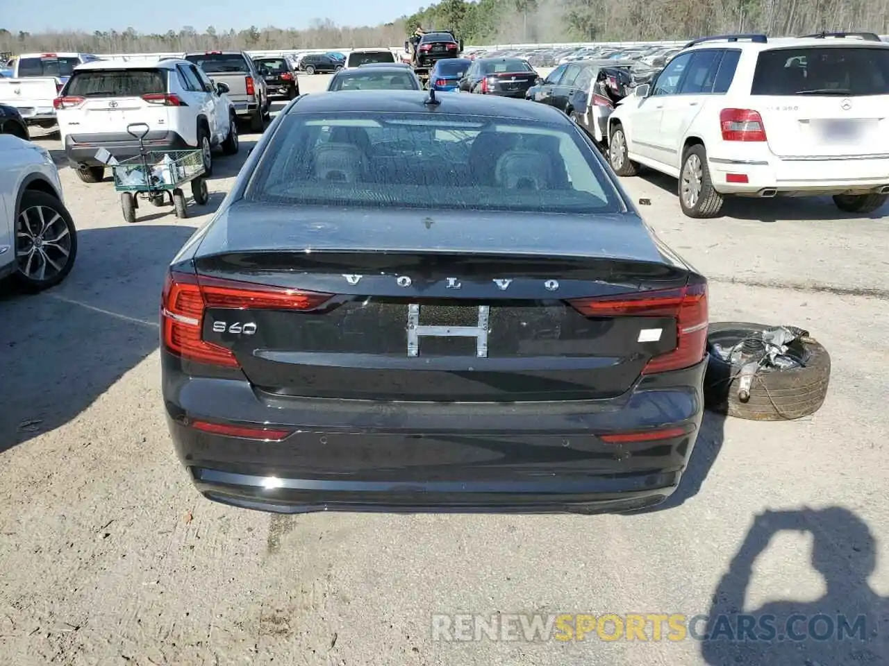 6 Photograph of a damaged car 7JRH60FL8RG307196 VOLVO S60 PLUS 2024