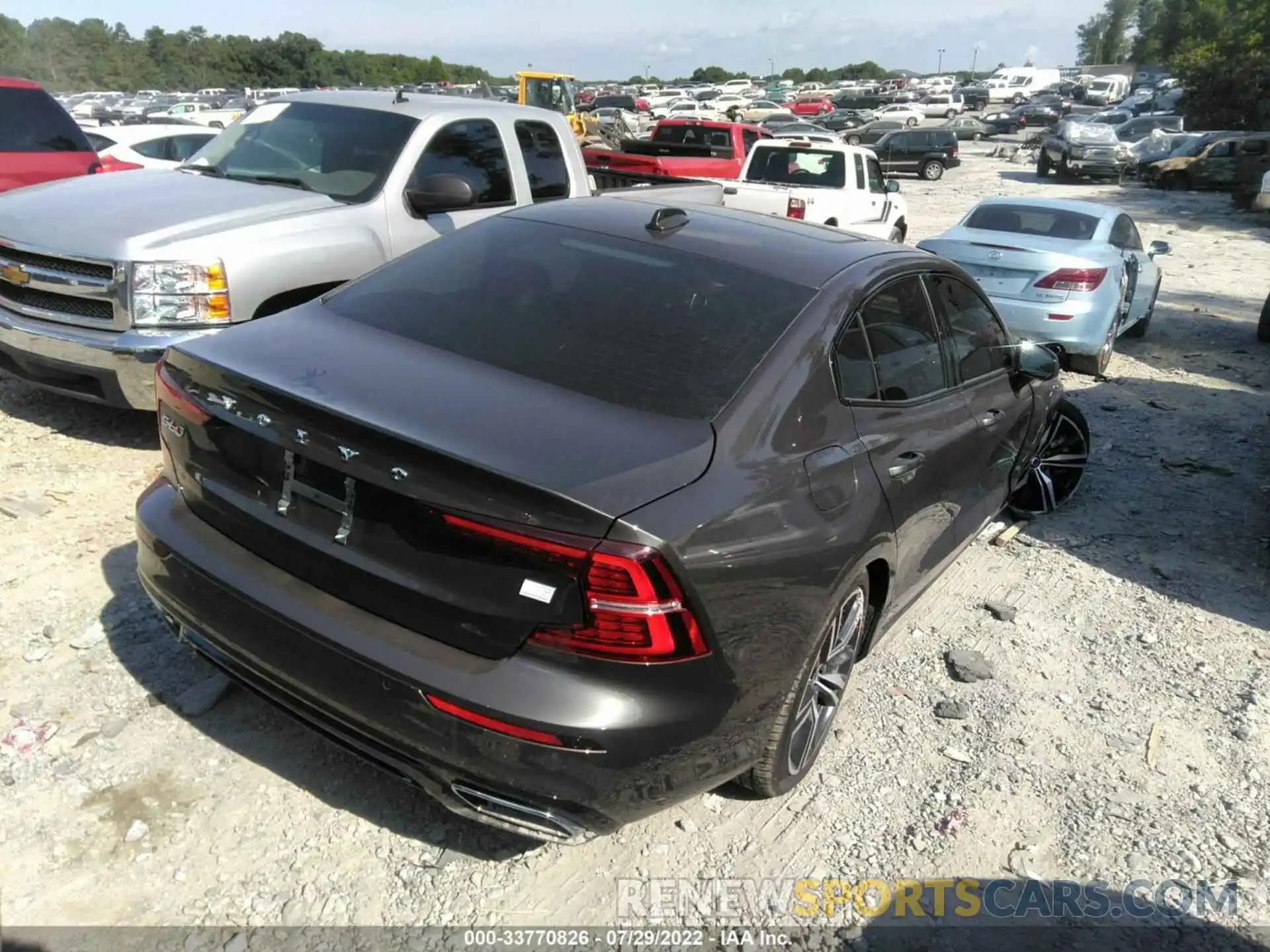 4 Photograph of a damaged car 7JRBR0FZ2NG172874 VOLVO S60 RECHARGE 2022