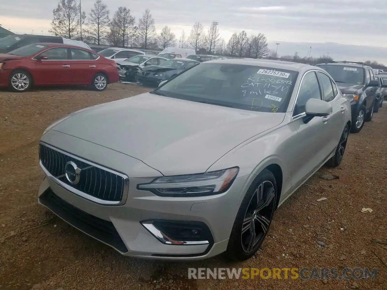 1 Photograph of a damaged car 7JR102FL6KG006592 VOLVO S60 T5 INS 2019