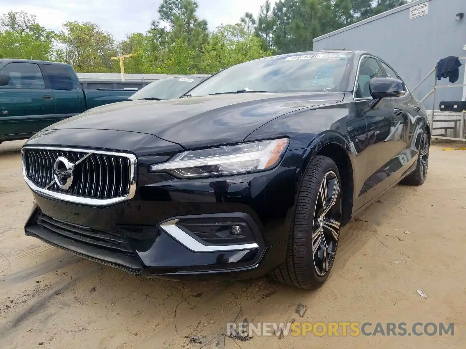 2 Photograph of a damaged car 7JR102FLXKG003095 VOLVO S60 T5 INS 2019