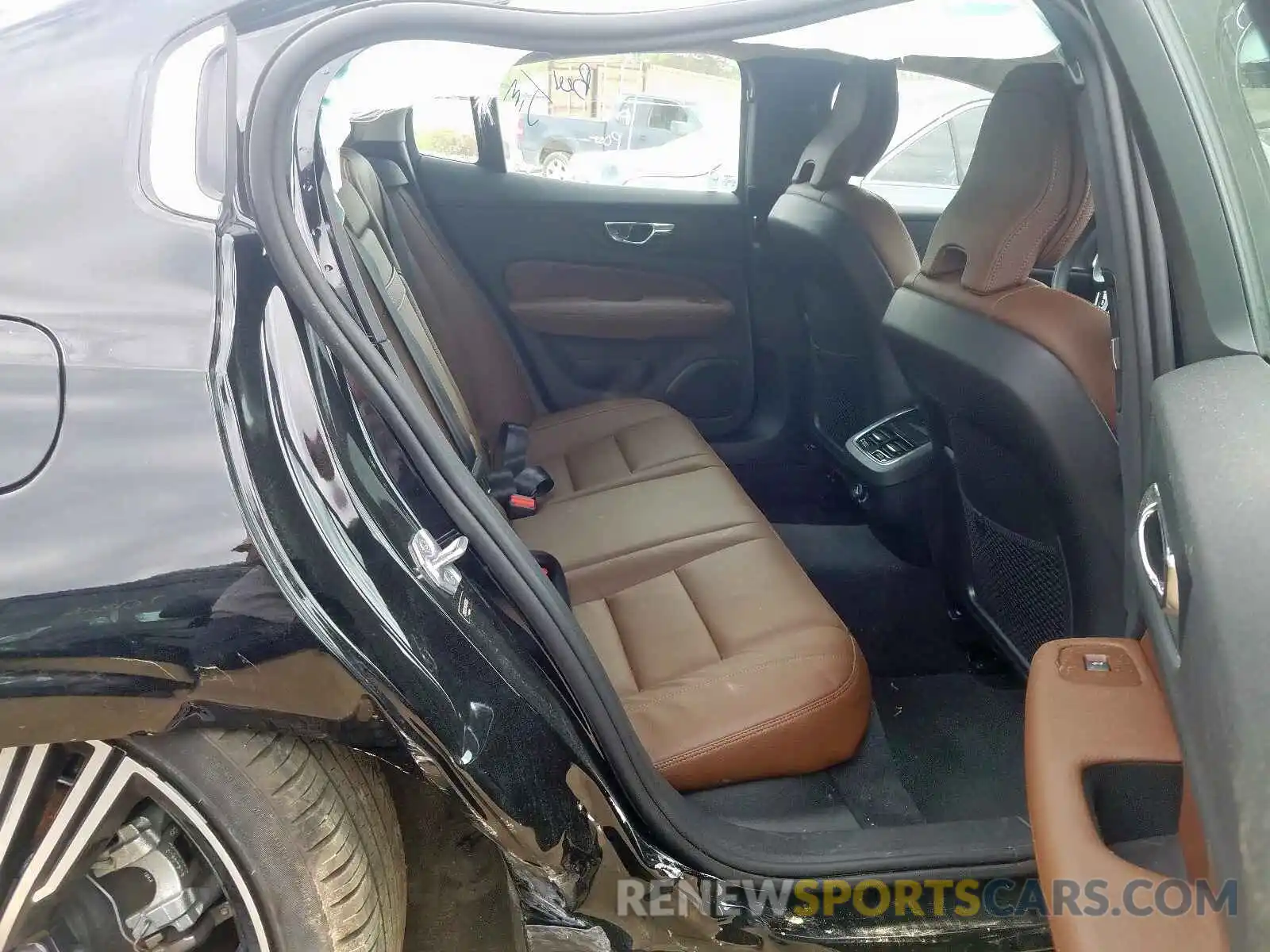 6 Фотография поврежденного автомобиля 7JR102FLXKG003095 VOLVO S60 T5 INS 2019