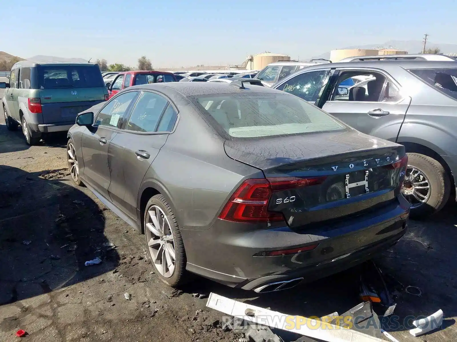 3 Photograph of a damaged car 7JR102FK0KG004456 VOLVO S60 T5 MOM 2019