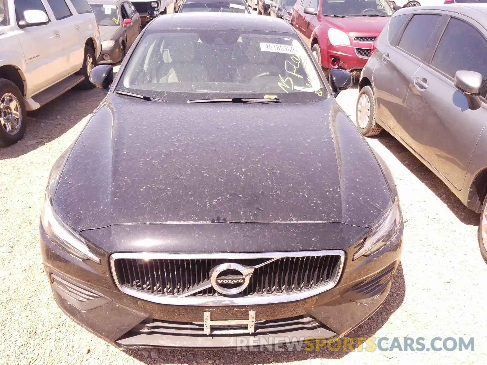 9 Photograph of a damaged car 7JR102FK2KG017211 VOLVO S60 T5 MOM 2019