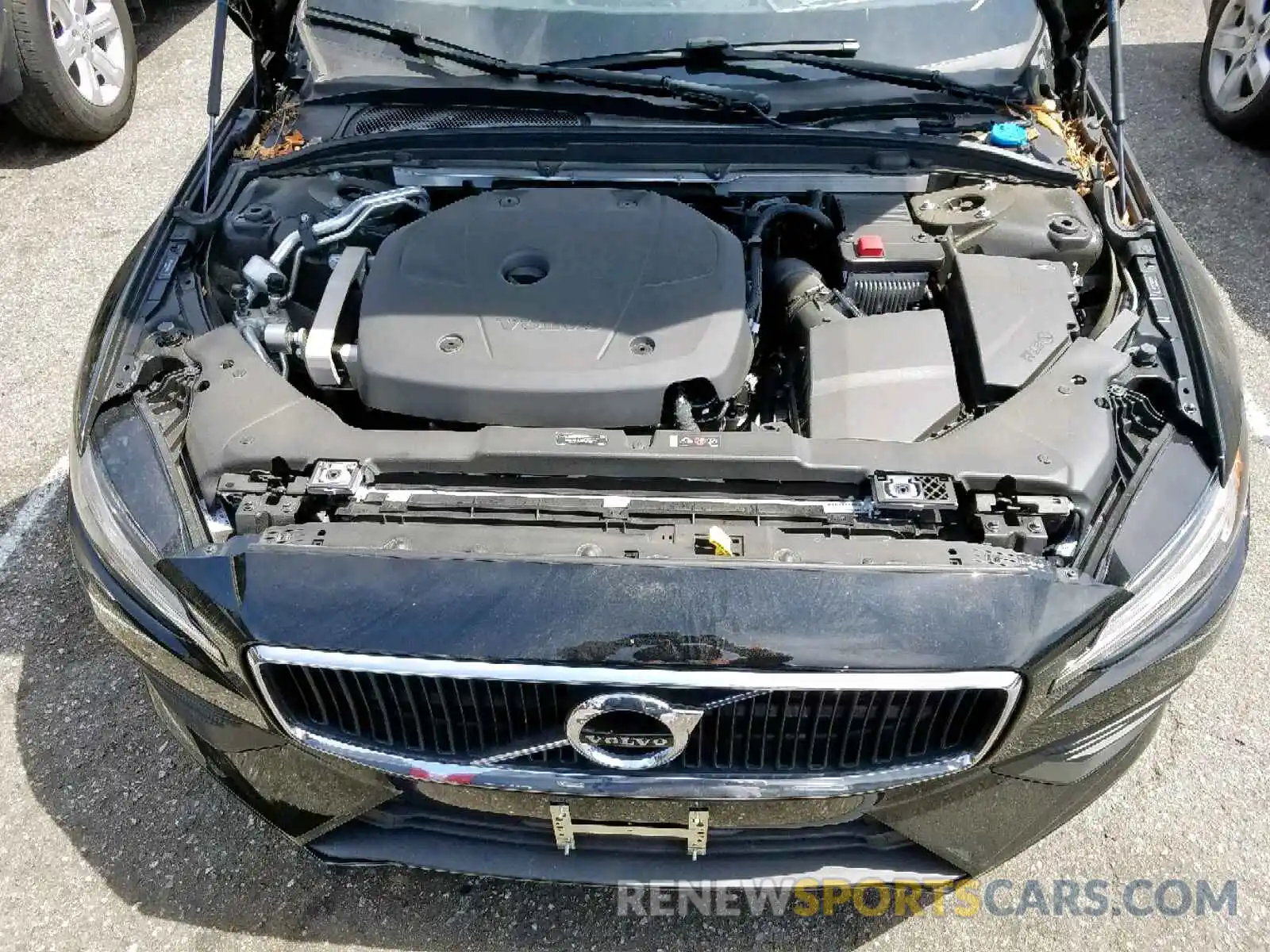 7 Photograph of a damaged car 7JR102FK3KG005620 VOLVO S60 T5 MOM 2019