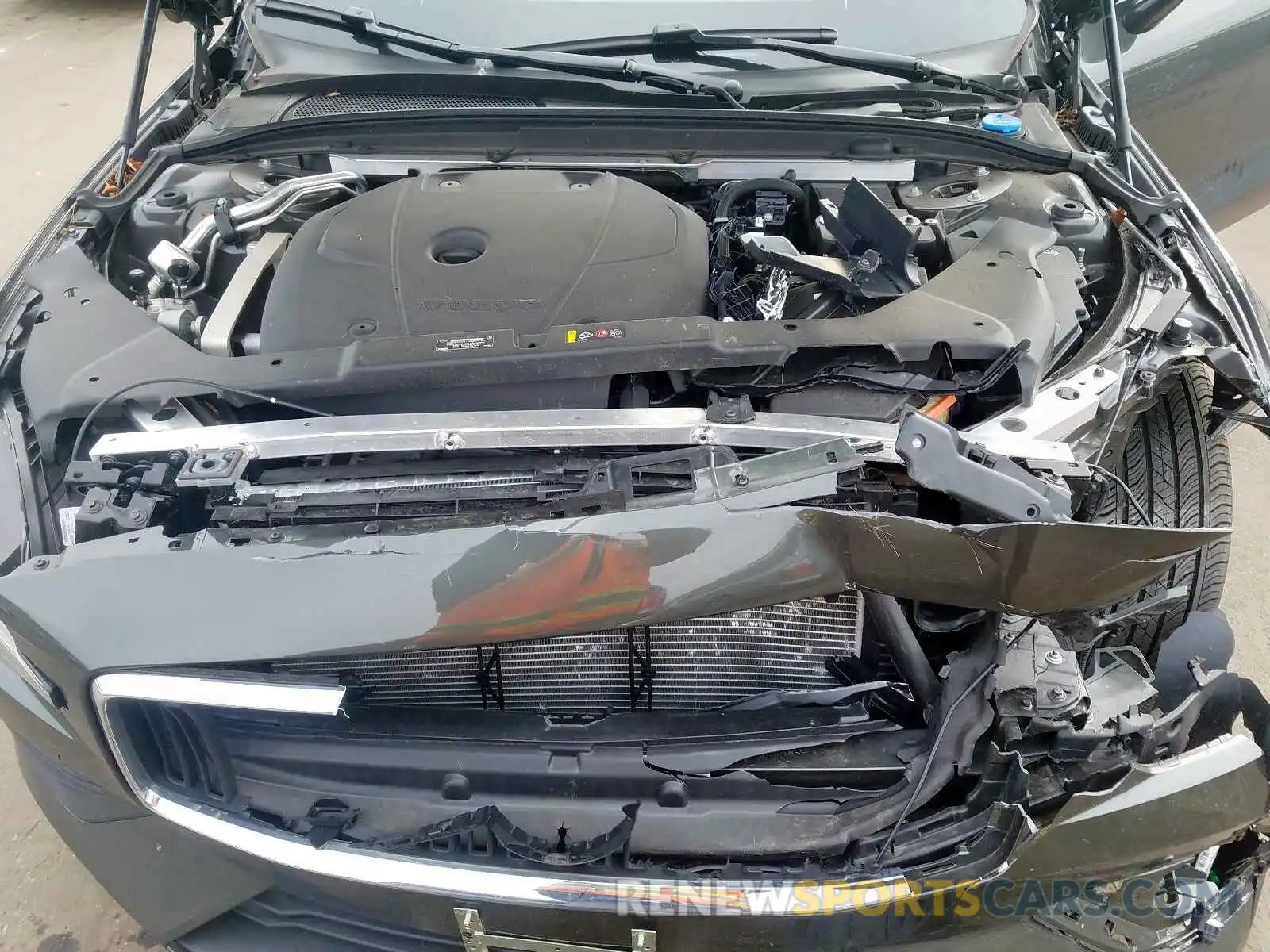 7 Photograph of a damaged car 7JR102FK7KG013638 VOLVO S60 T5 MOM 2019