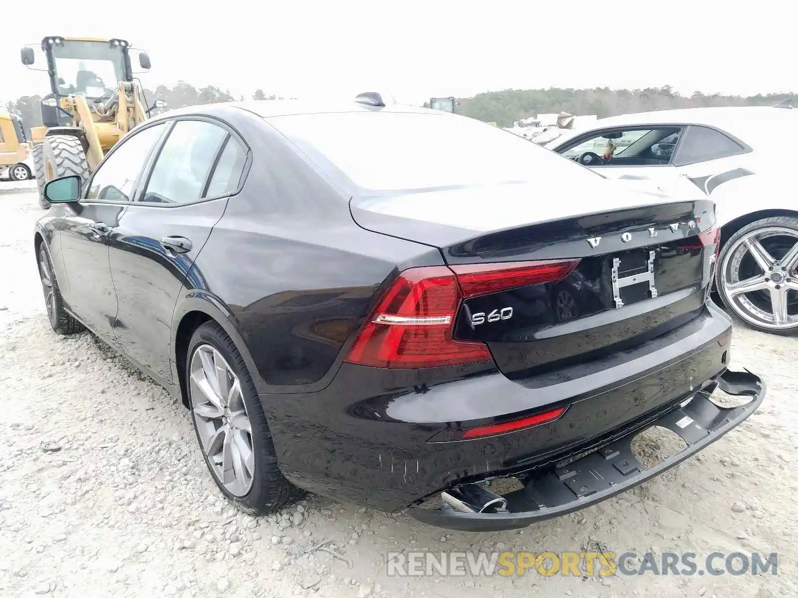 3 Photograph of a damaged car 7JR102FK4LG041382 VOLVO S60 T5 MOM 2020